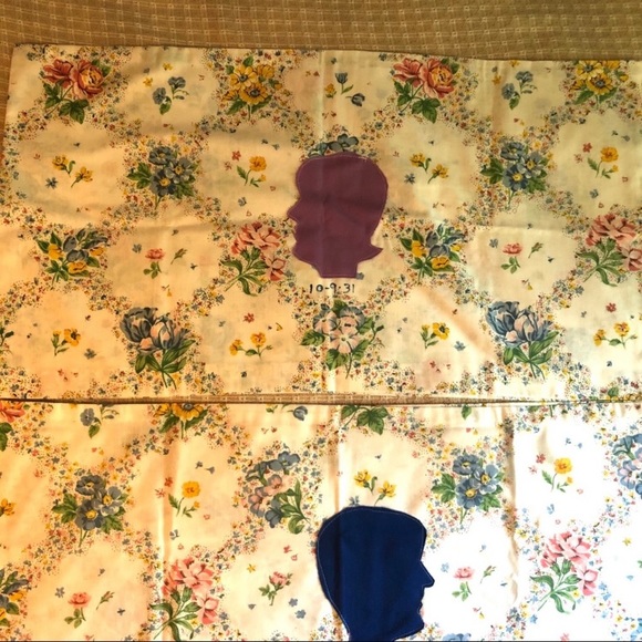 Set of Two Vintage Floral Pillowcases - Picture 9 of 15